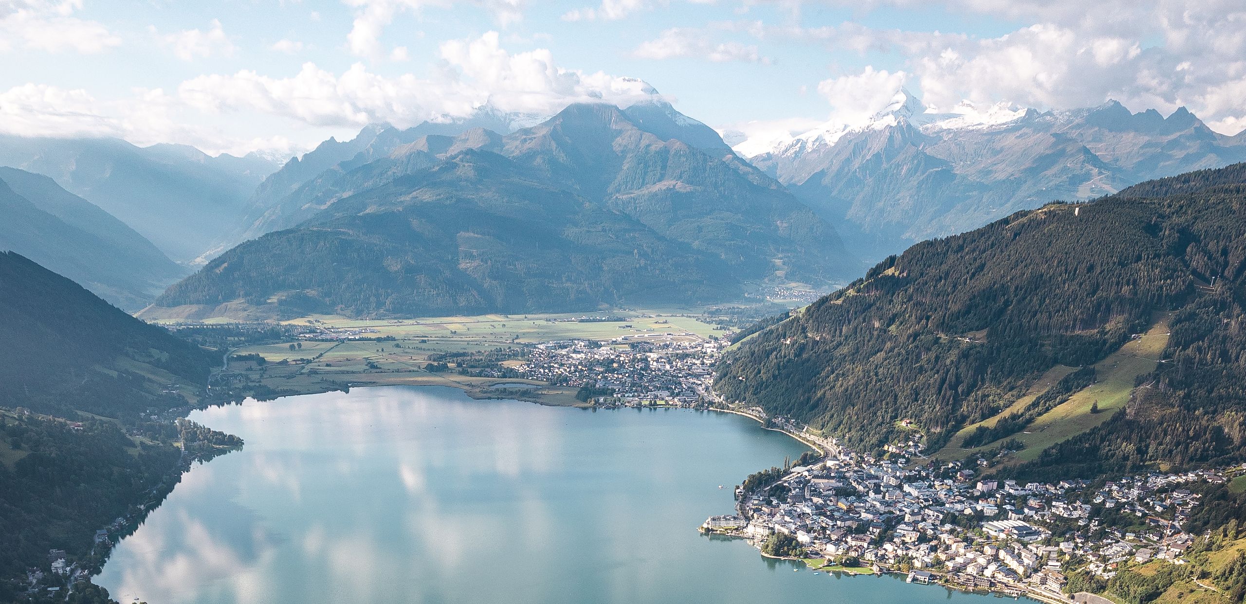 Blick auf den Zeller See von oben