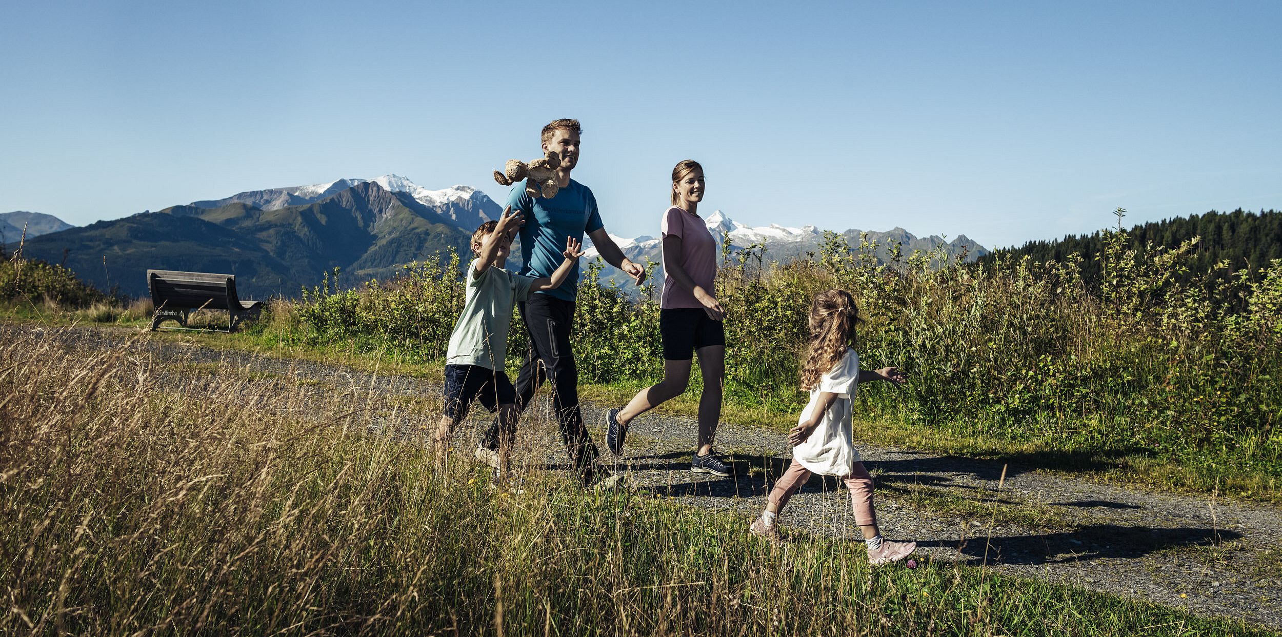 Familienwanderung auf der Schmittenhöhe in Zell am See