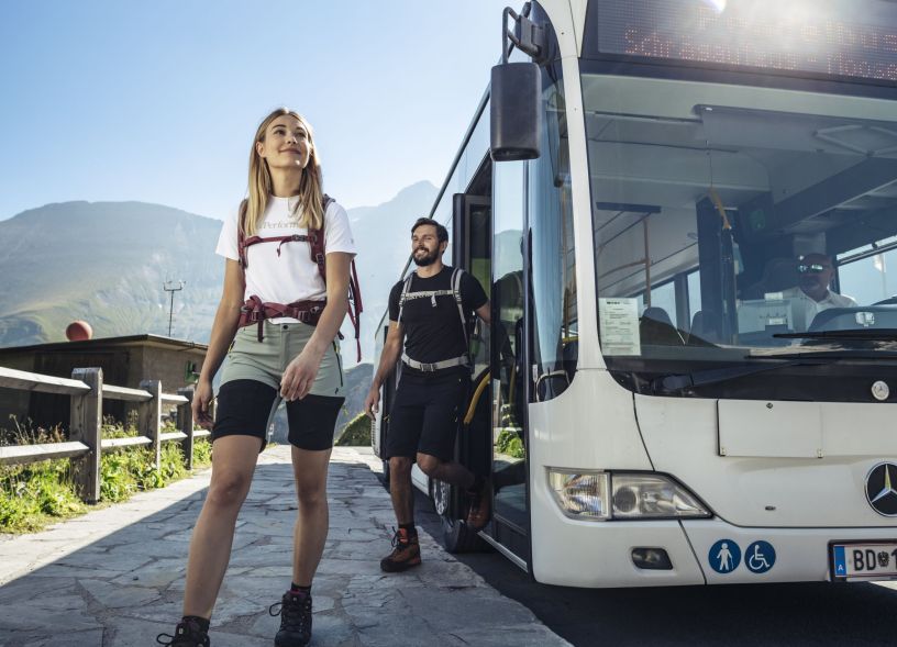 Busfahrt zu den Ausflugszielen