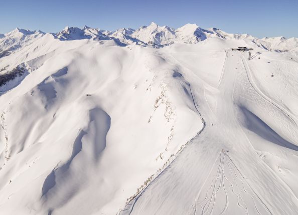 RS232_Hochalmbahn_Blick auf Kitzsteinhorn_Gr.Wiesbachhorn_Großblockne_Rauris01 (c)Ferienregion_Nationalpark_Hohe_Tauern_Branislav_Rohal