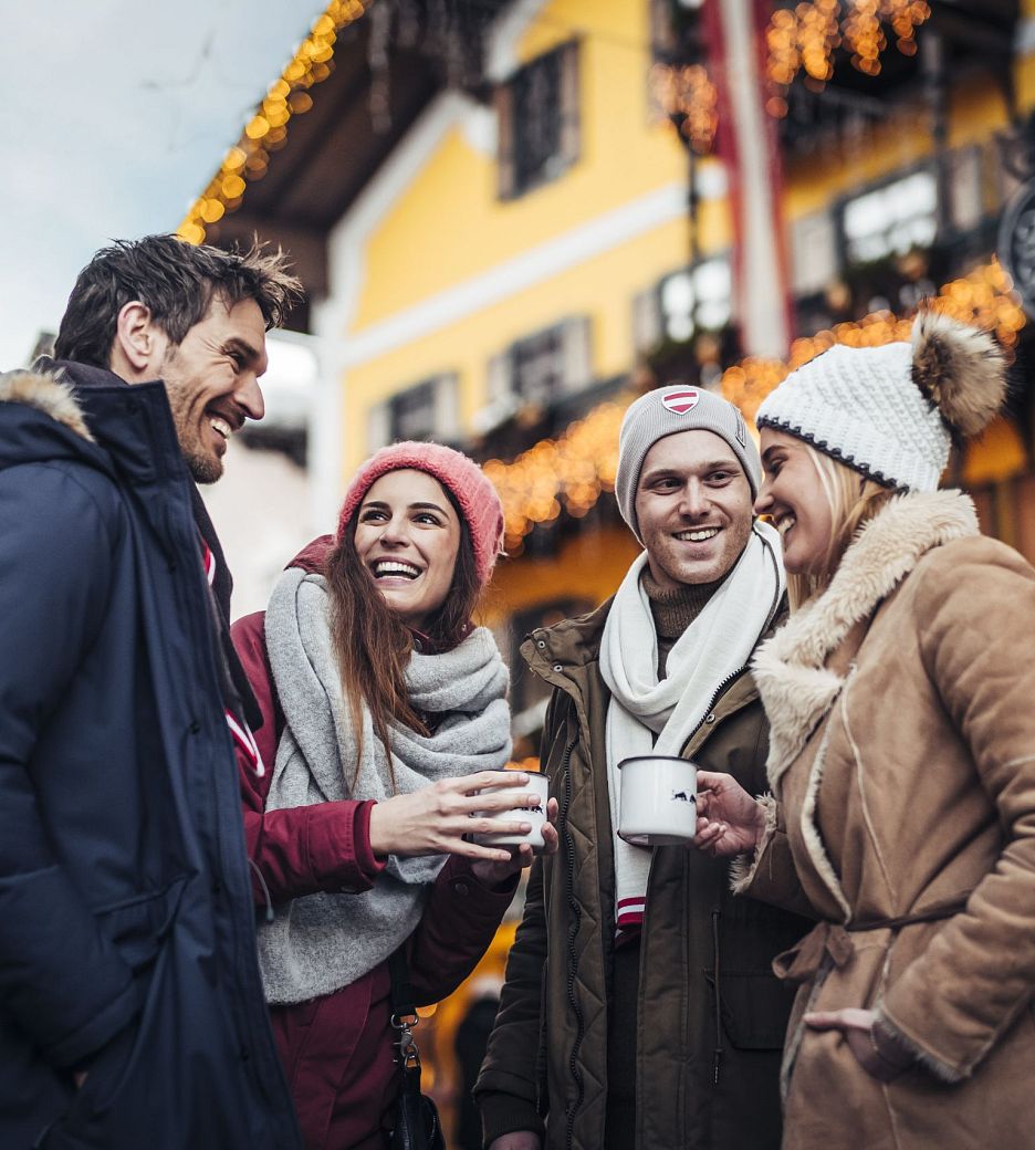 Zeit für Freunde im Winterurlaub_time with friends in the winter holiday (c) Zell am See-Kaprun Tourismus_original