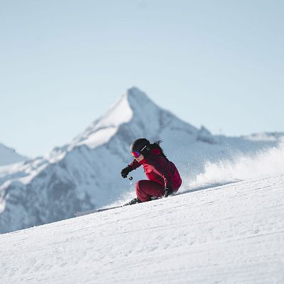 20261214-skifahren-mit-aussicht-auf-das-kitzsteinhorn-skiing-with-a-view-of-the-kitzsteinhorn-c-zell-am-see-kaprun.1c40999a-original.jpg