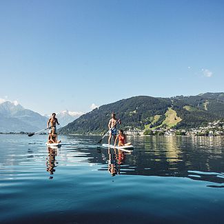 Stand up paddling am Zeller See - Stand up paddling at Lake Zell (c) Zell am See-Kaprun Tourismus